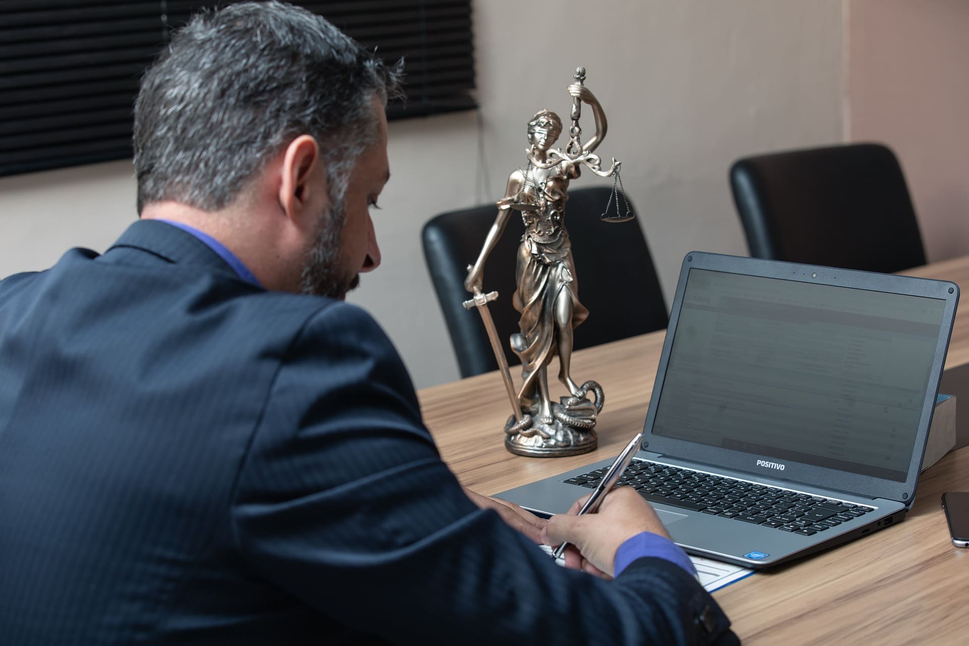 La defensa legal en empresas